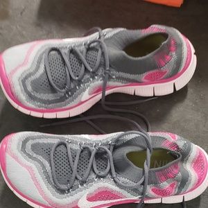 Nike Womens Fly knits